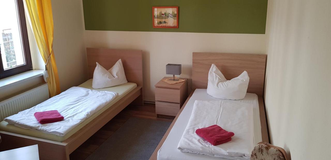Hotel-Garni "Zum Loewen" バート・フライエンヴァルデ エクステリア 写真